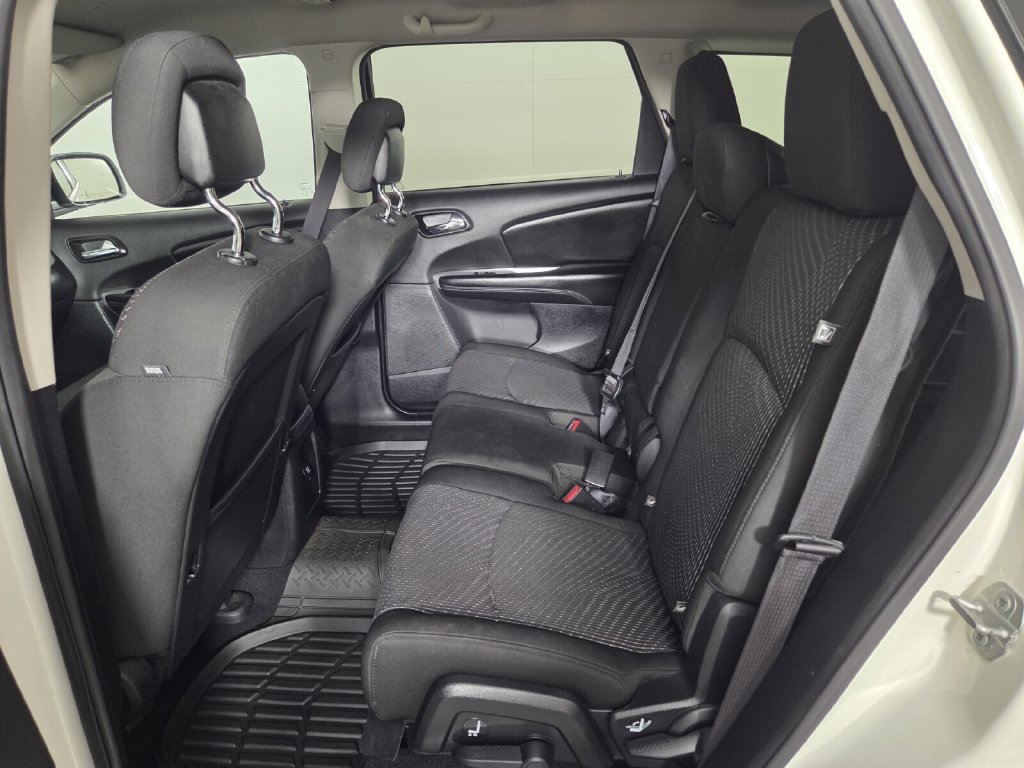 Used 2020 Dodge Journey SE w/ SE Popular Equipment Group FWD image 22