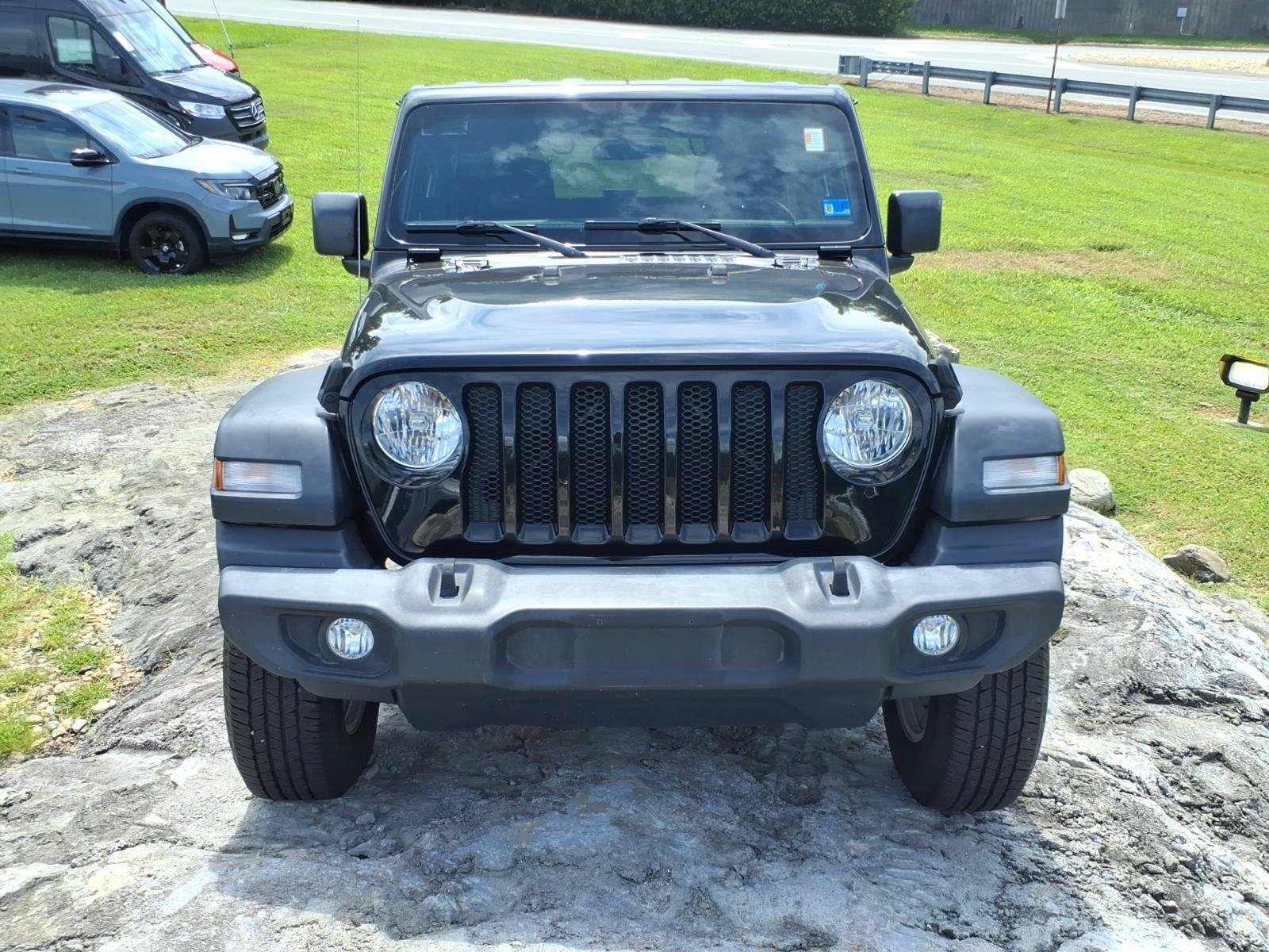Used 2018 Jeep Wrangler Sport AWD/4WD image 2