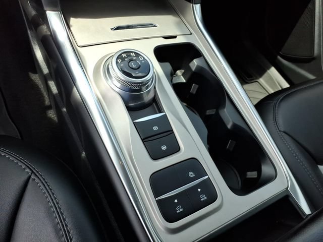 Used 2022 Ford Explorer XLT w/ Equipment Group 202A RWD image 25