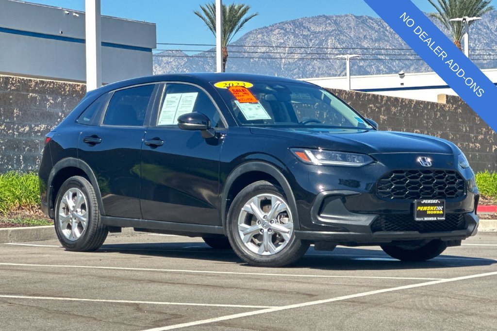 Used 2023 Honda HR-V LX image 2