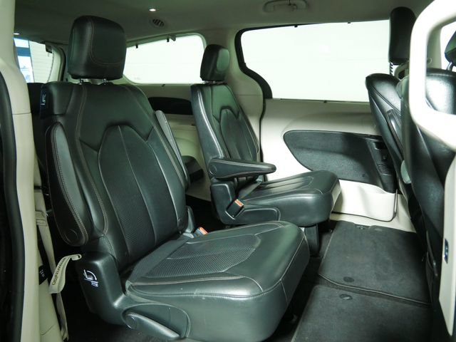 Certified 2017 Chrysler Pacifica Touring-L Plus w/ Advanced Safetytec Group FWD image 15