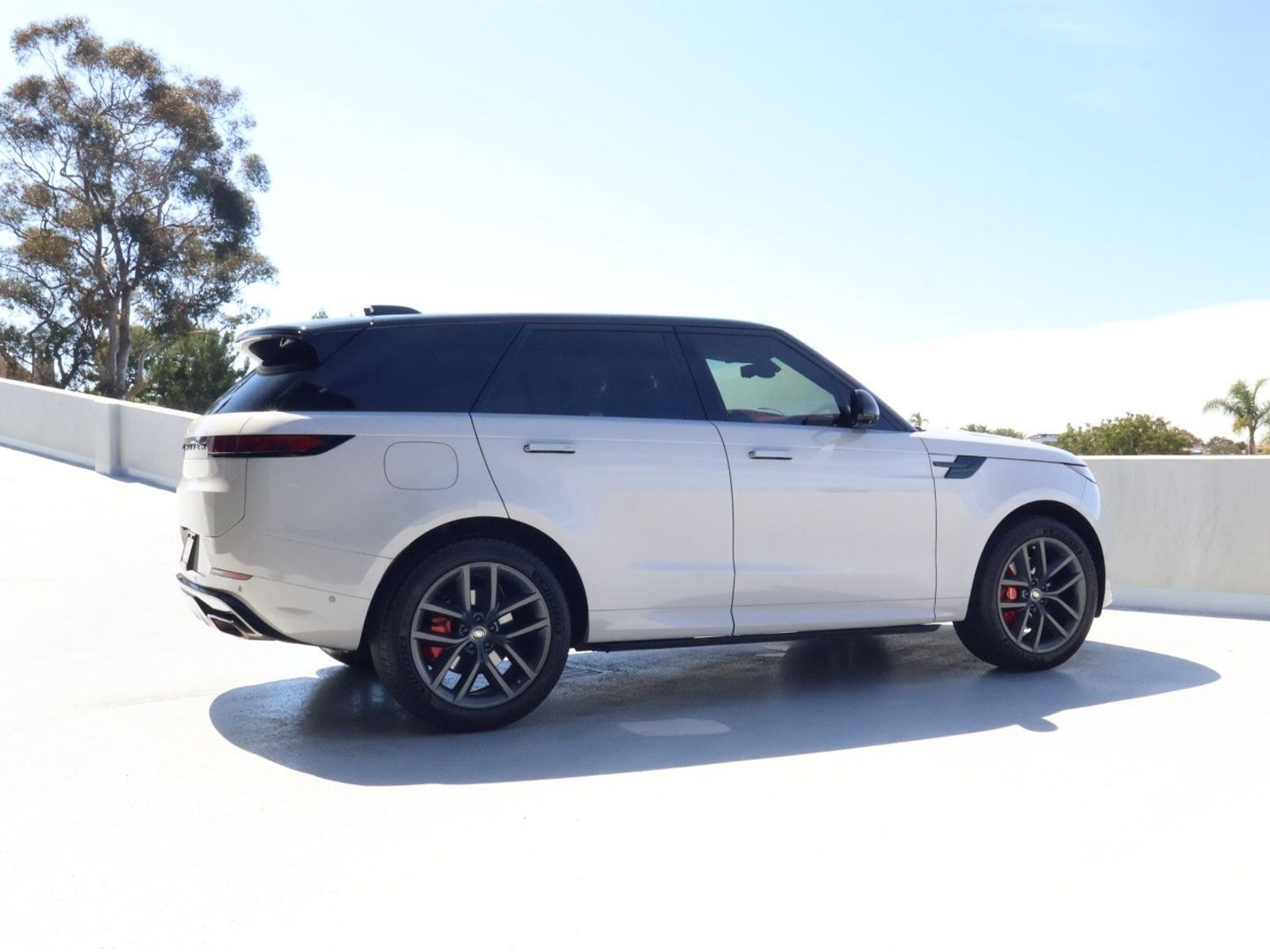 Used 2024 Land Rover Range Rover Sport Dynamic SE image 8