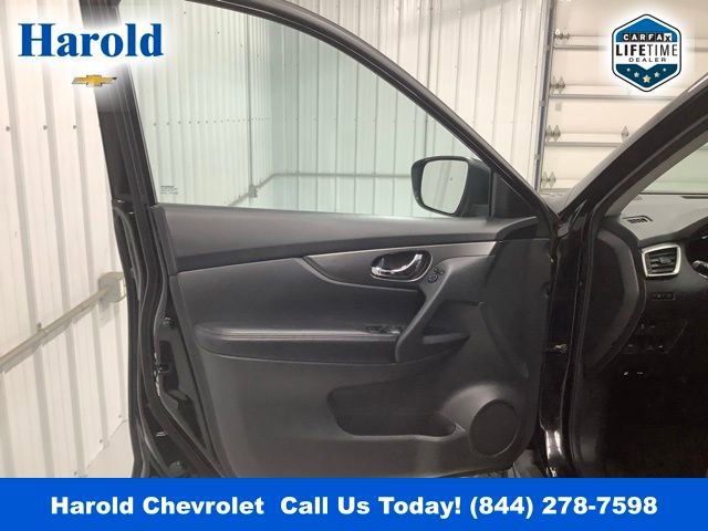 Used 2015 Nissan Rogue S image 14