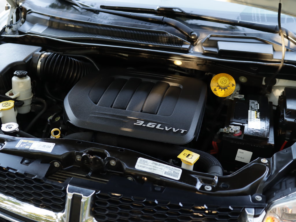 Used 2016 Dodge Grand Caravan SE FWD image 31