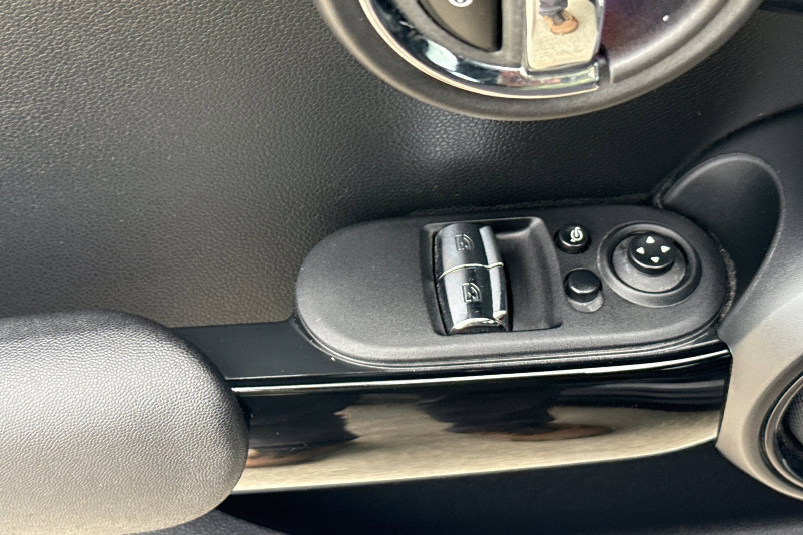 Used 2019 MINI Cooper S FWD image 13