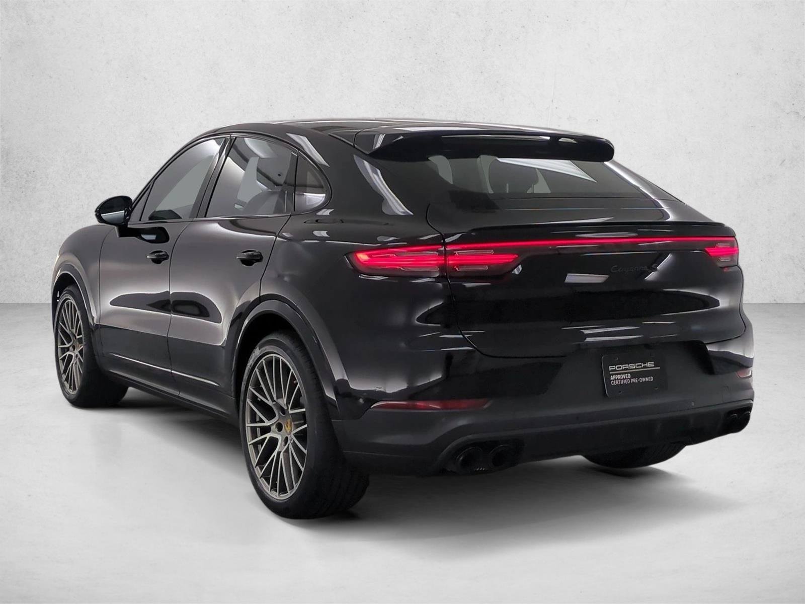Used 2023 Porsche Cayenne S Platinum AWD/4WD image 3