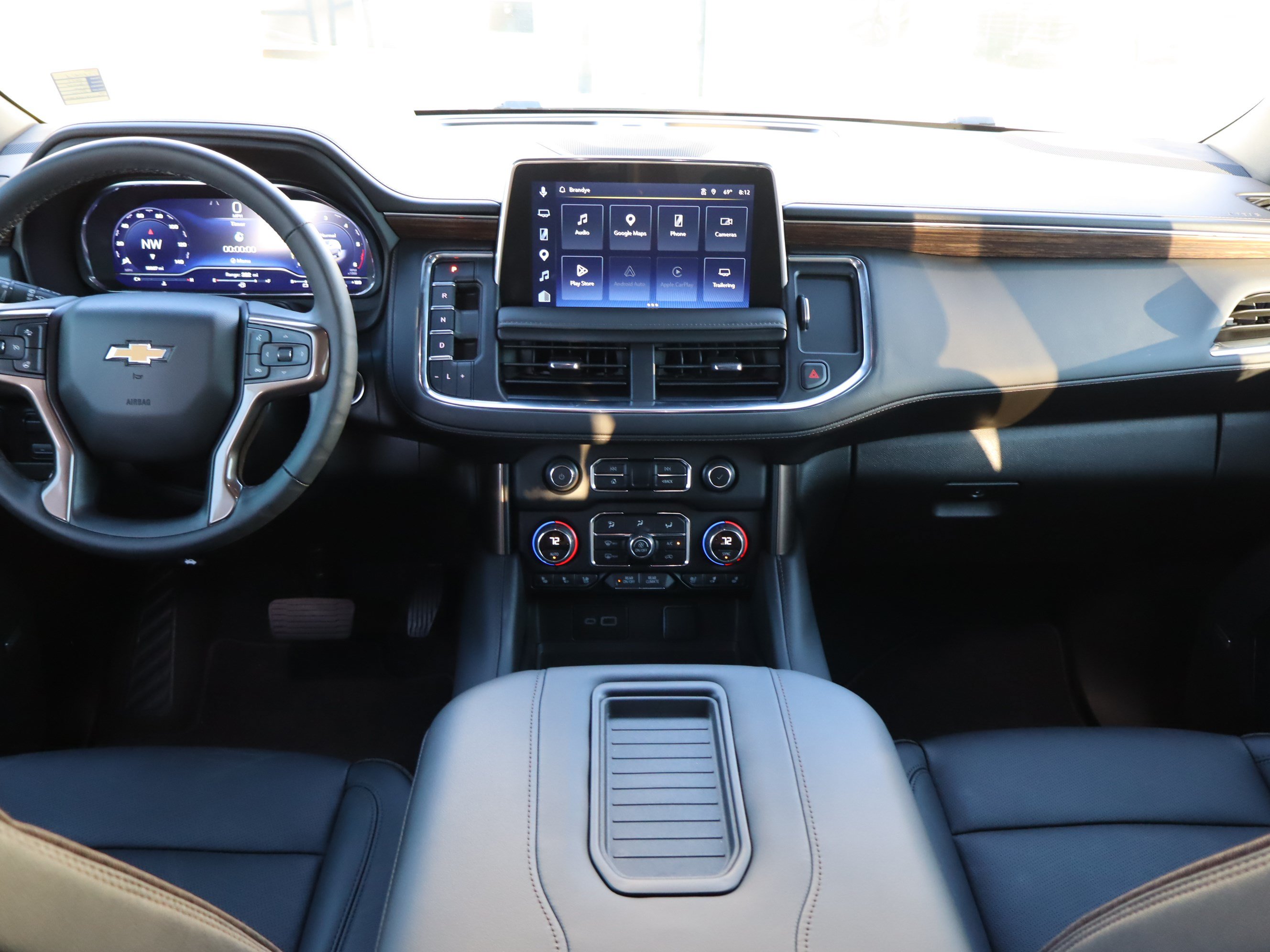 Used 2024 Chevrolet Tahoe High Country RWD image 17