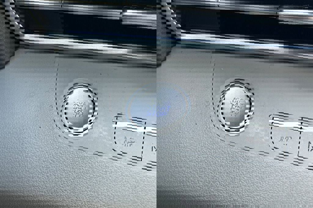 Used 2025 Hyundai Elantra Limited image 20