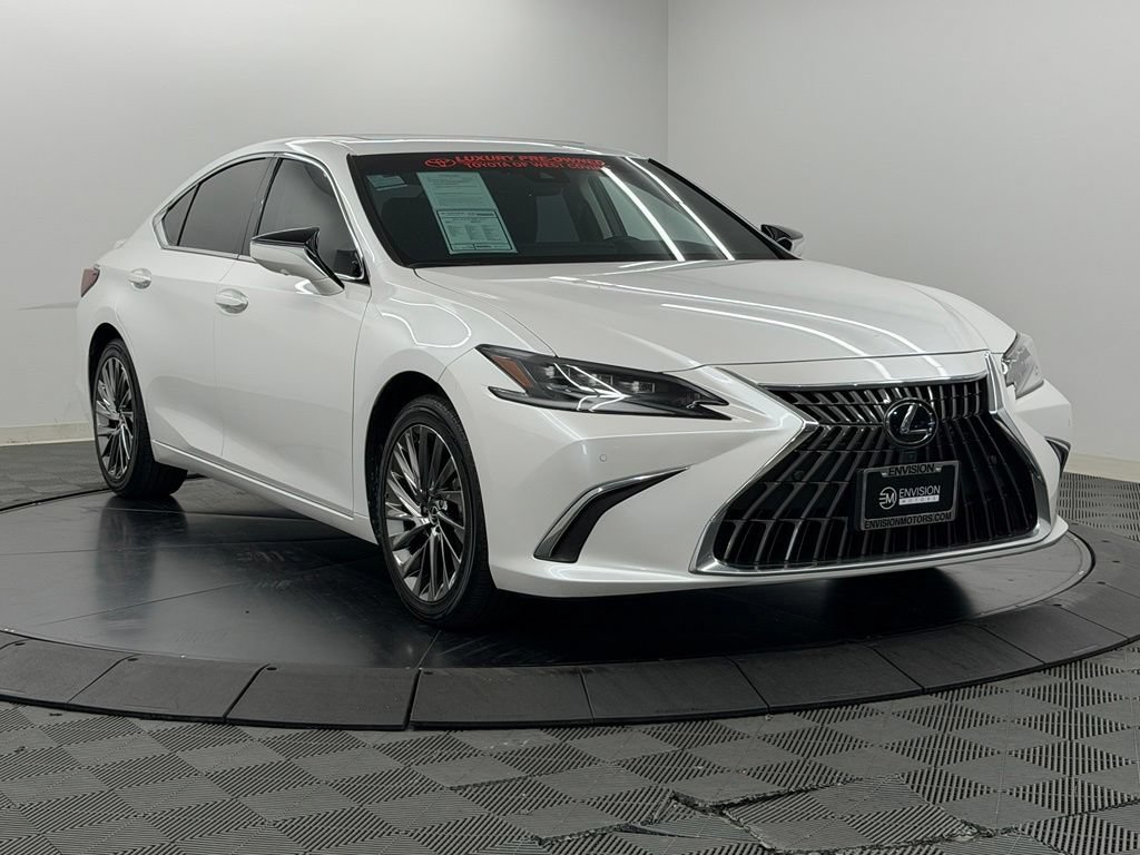 Used 2025 Lexus ES 300h w/ Luxury Package FWD image 8