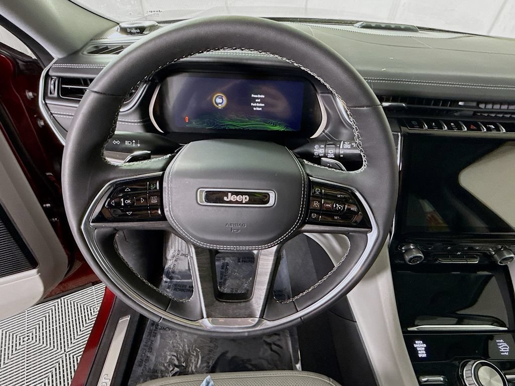 Used 2022 Jeep Grand Cherokee Overland AWD/4WD image 23