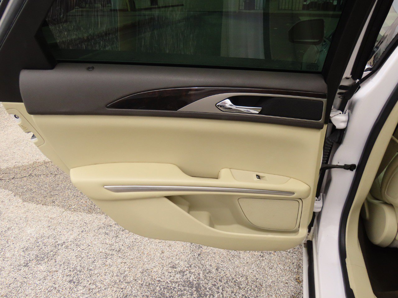 Used 2013 Lincoln MKZ Hybrid FWD image 18