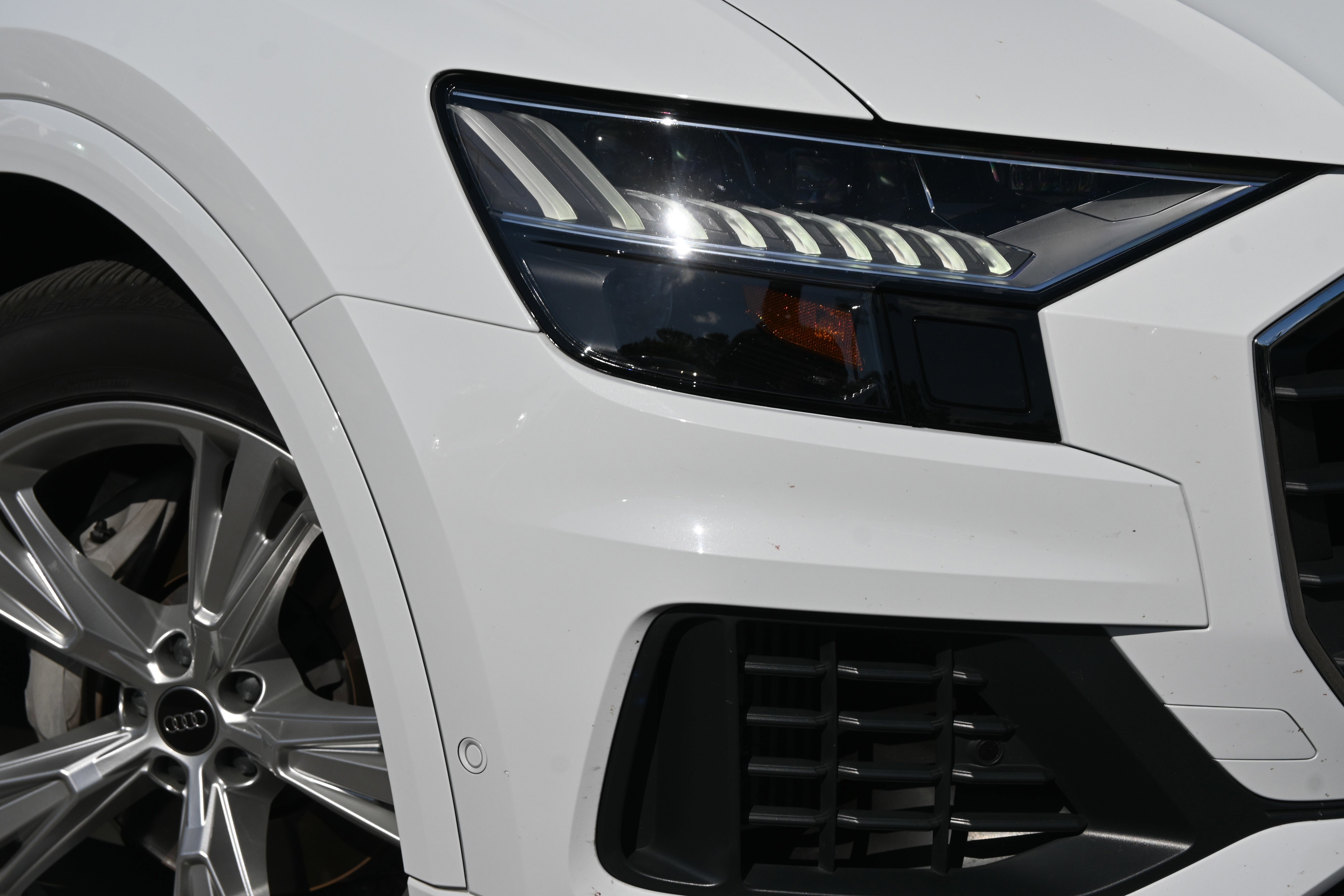 Used 2023 Audi Q8 Premium w/ Convenience Package image 12