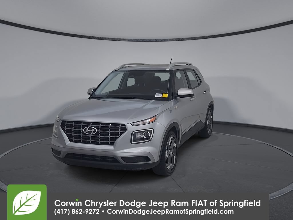 Used 2025 Hyundai Venue SEL FWD image 6