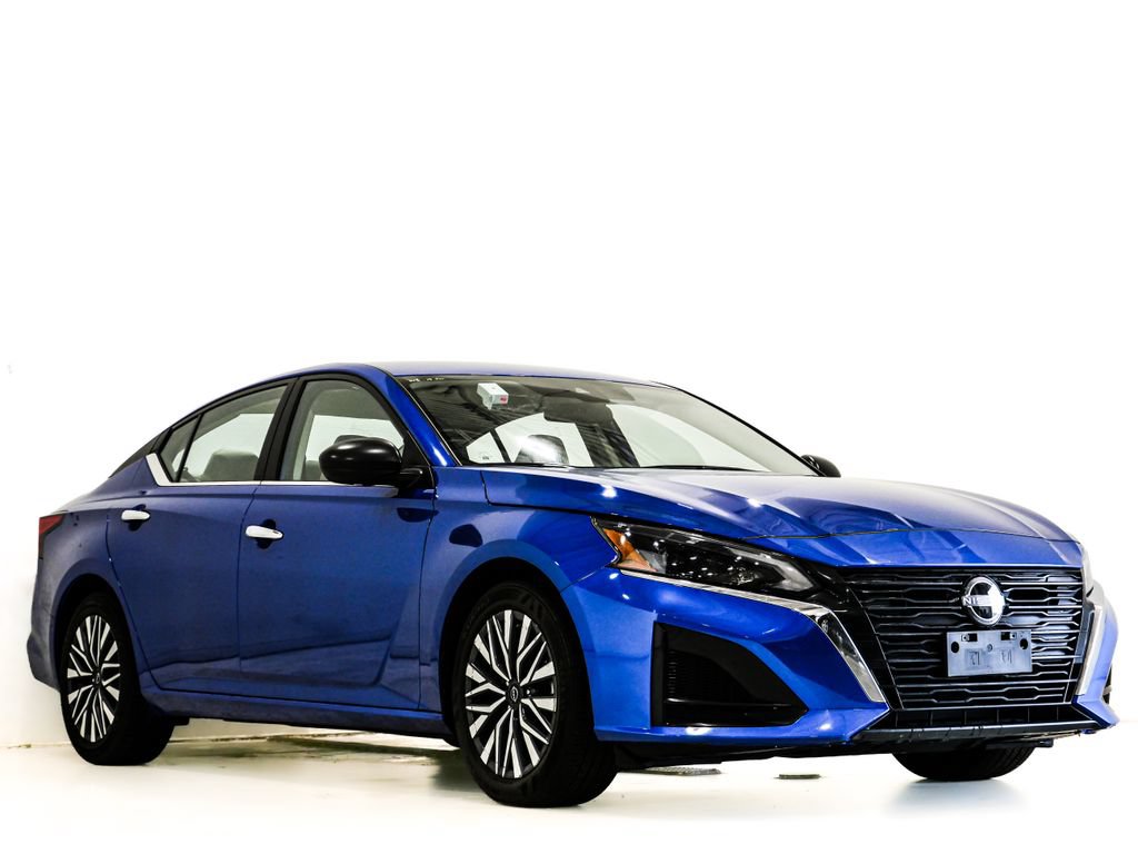 Used 2025 Nissan Altima 2.5 SV