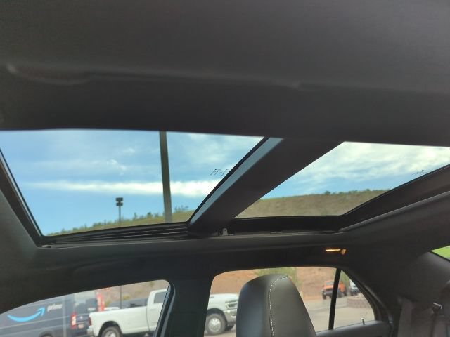 Certified 2023 Chrysler 300 C RWD image 6