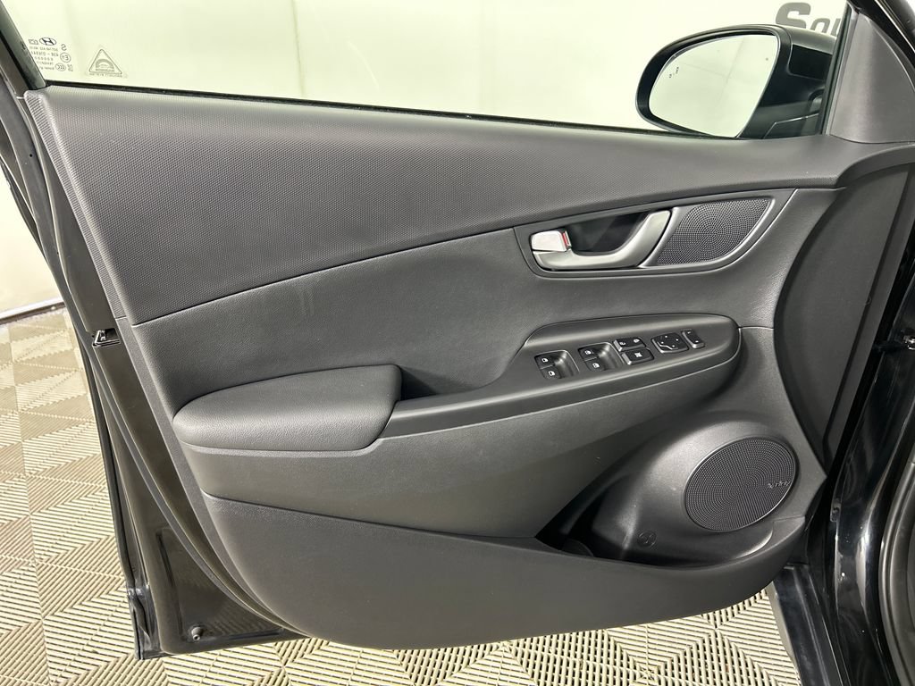 Used 2020 Hyundai Kona Ultimate AWD/4WD image 11