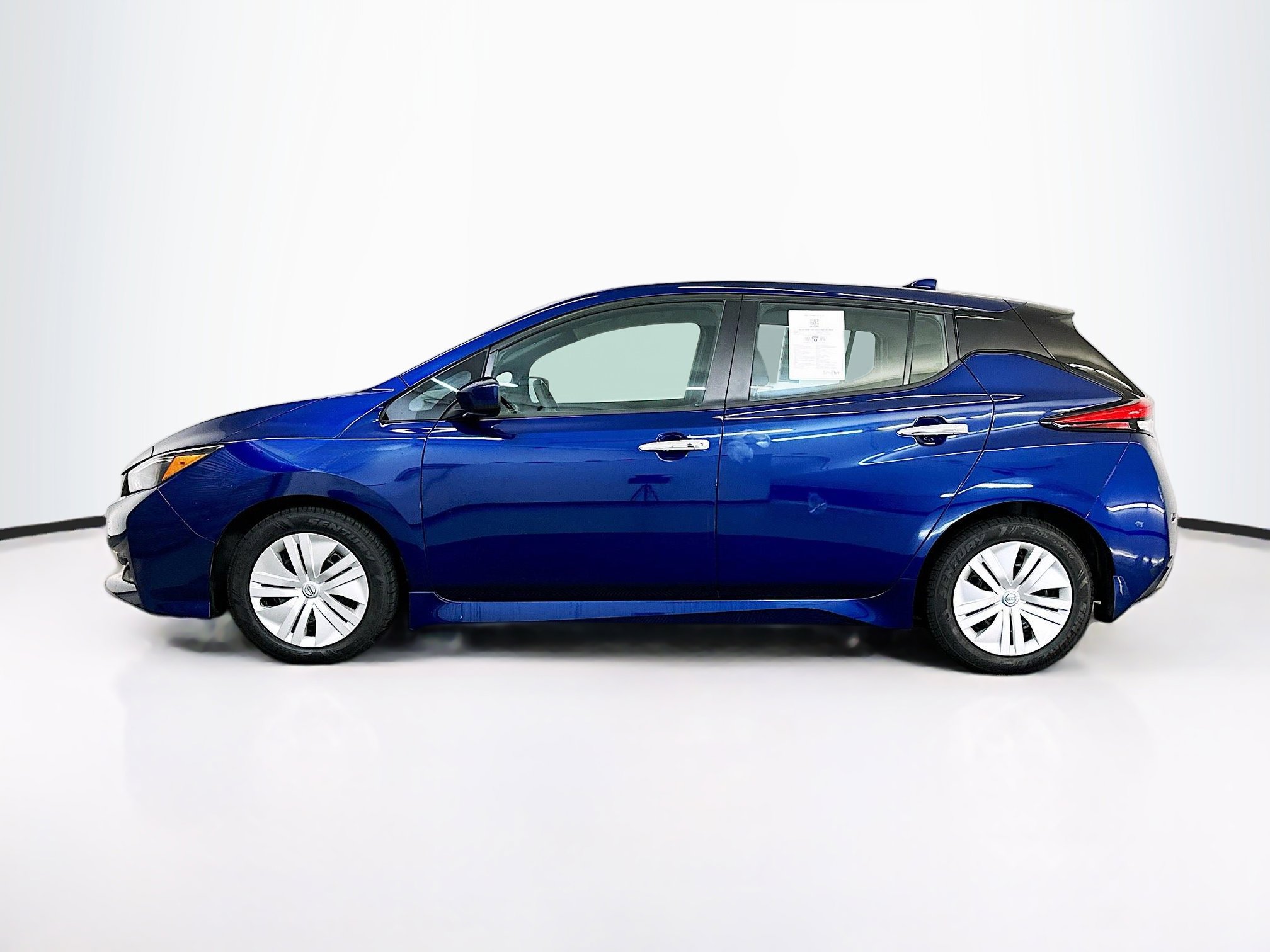 Used 2024 Nissan Leaf S FWD image 4