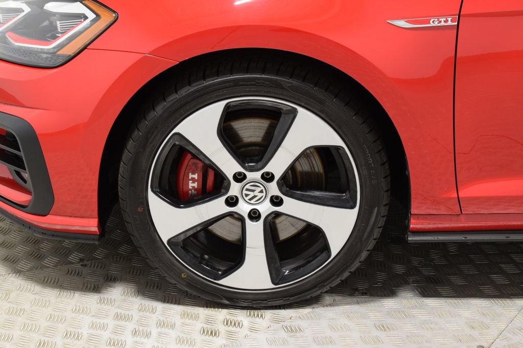Used 2020 Volkswagen GTI SE FWD image 38