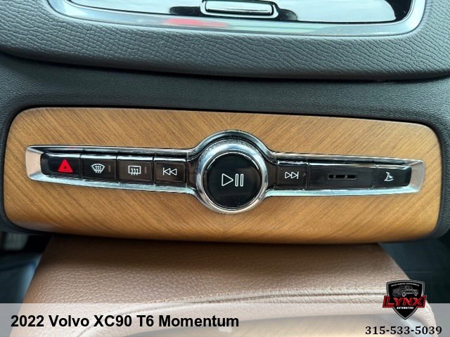 Used 2022 Volvo XC90 T6 Momentum image 13