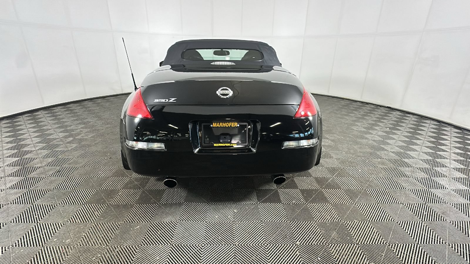 Used 2004 Nissan 350Z Touring RWD image 4