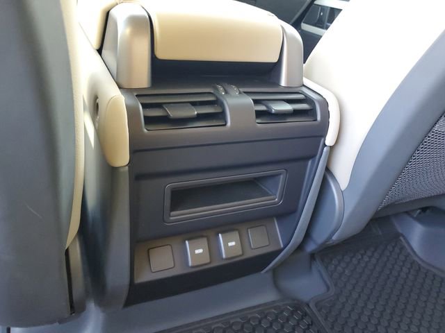 Used 2024 Land Rover Defender 110 S image 15