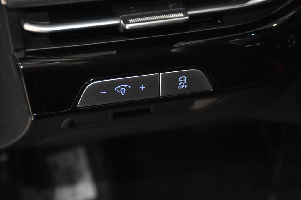 Used 2025 Genesis G80 2.5T image 9