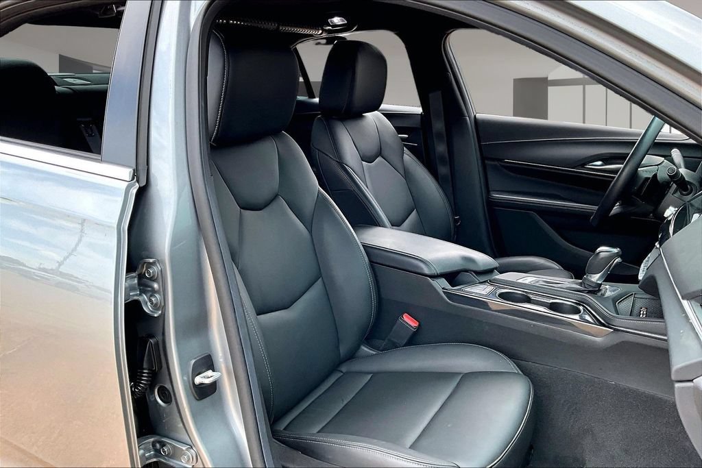 Certified 2023 Cadillac CT4 Luxury w/ Cold Weather Package RWD image 7