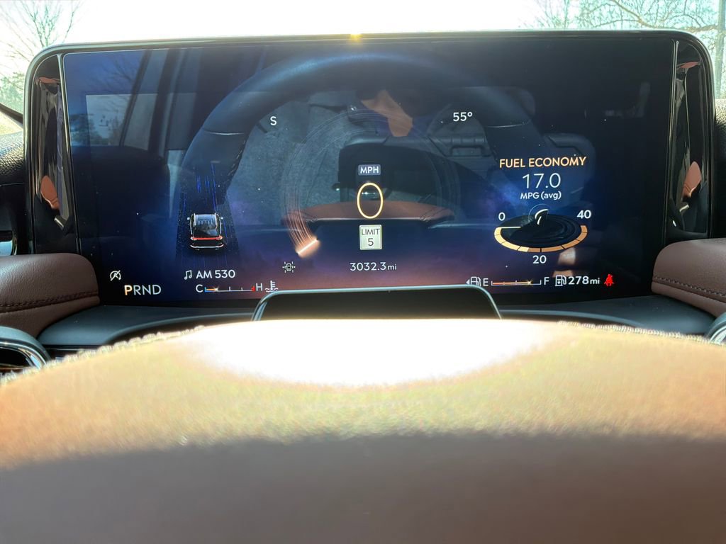 Used 2025 Lincoln Aviator Reserve w/ Illumination Package image 2