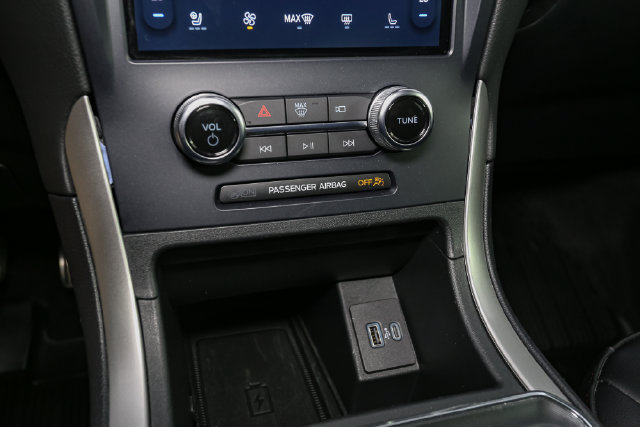 Used 2024 Ford Edge ST-Line AWD/4WD image 25