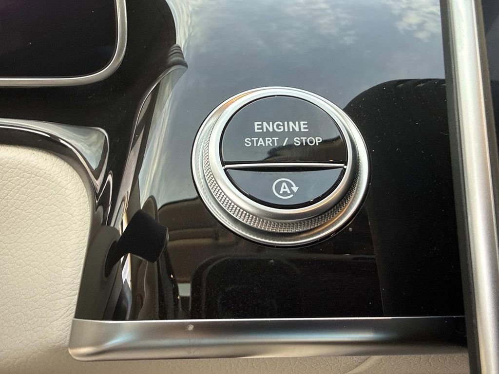 Used 2024 Mercedes-Benz S 580 4MATIC Sedan image 36