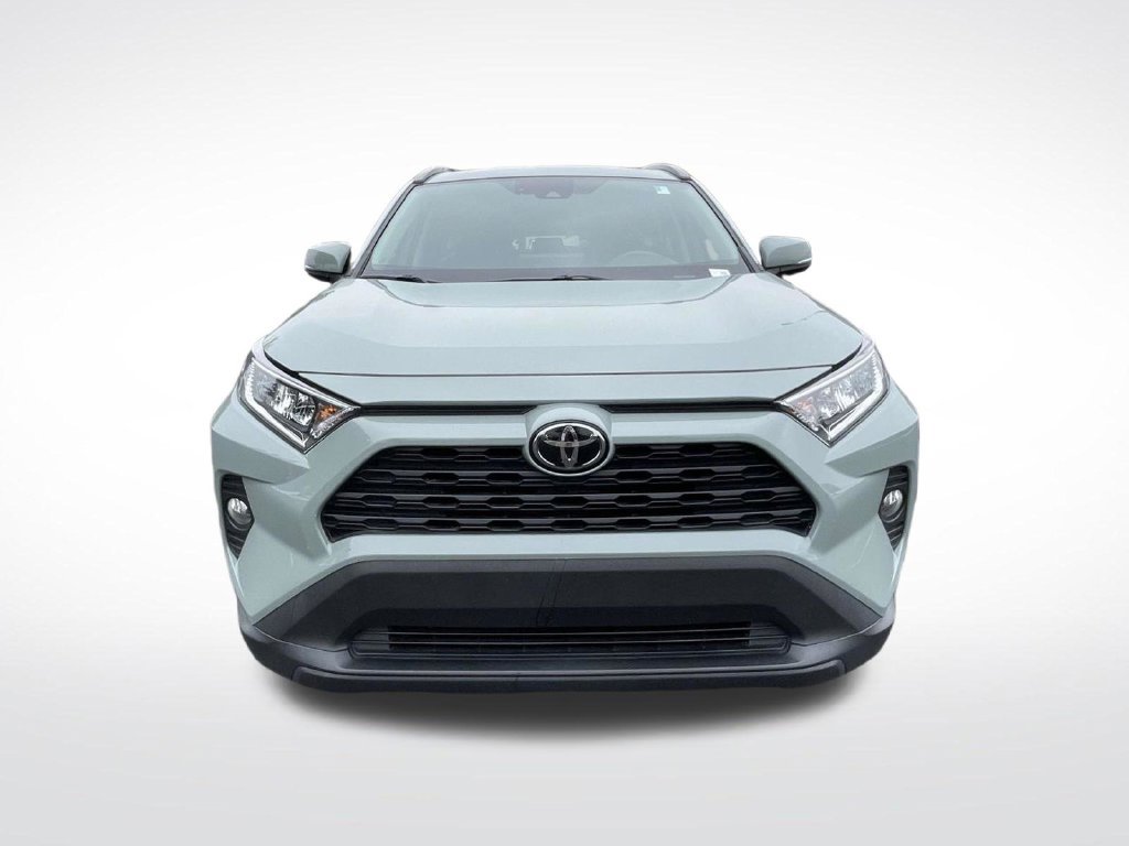 Used 2019 Toyota RAV4 XLE Premium w/ Cold Weather Package FWD image 10