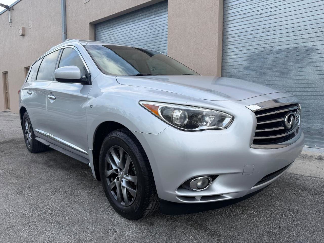 Used 2014 INFINITI QX60 FWD w/ Cargo Package image 2