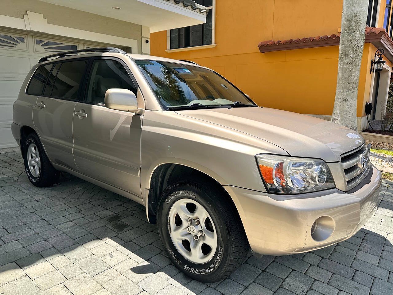 Used 2005 Toyota Highlander 2WD V6 w/ 3rd Row image 33
