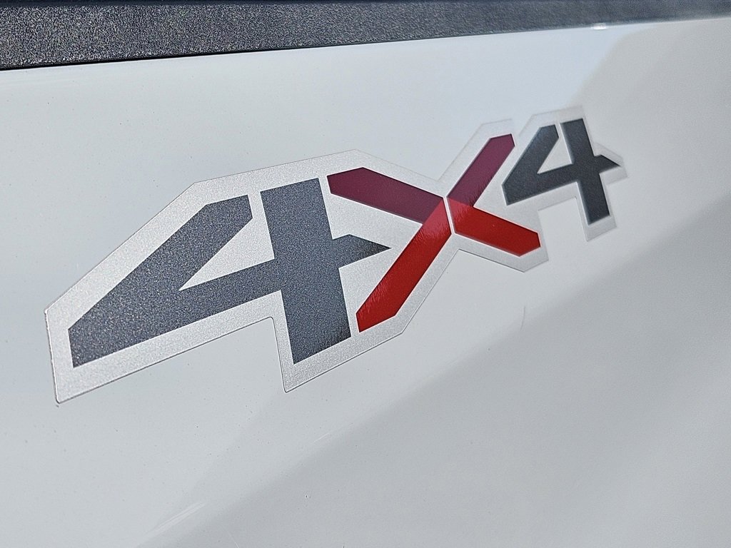 Used 2021 Chevrolet Silverado 1500 LT image 6