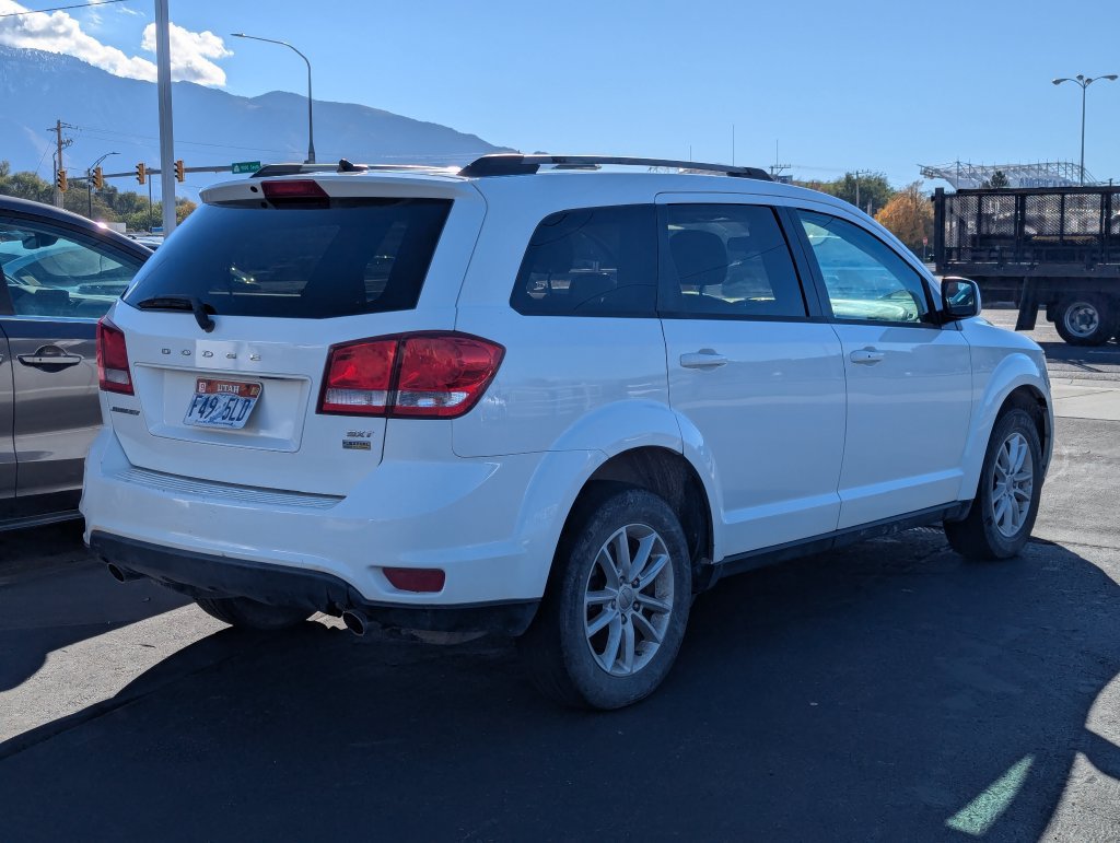 Used 2017 Dodge Journey SXT FWD image 4