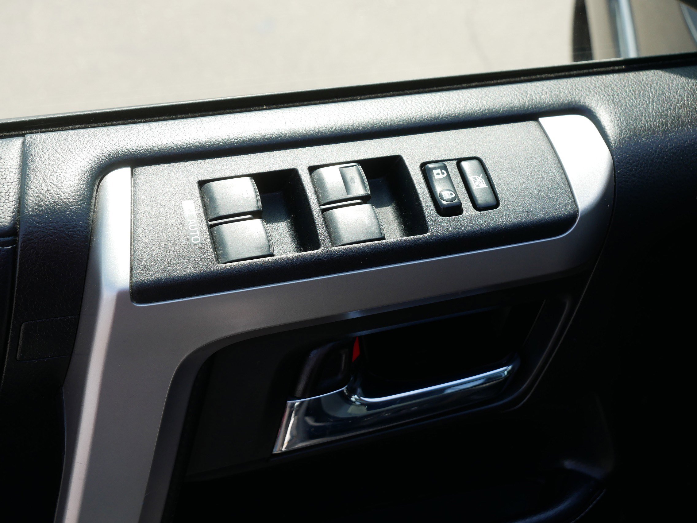 Used 2018 Toyota 4Runner SR5 Premium AWD/4WD image 19