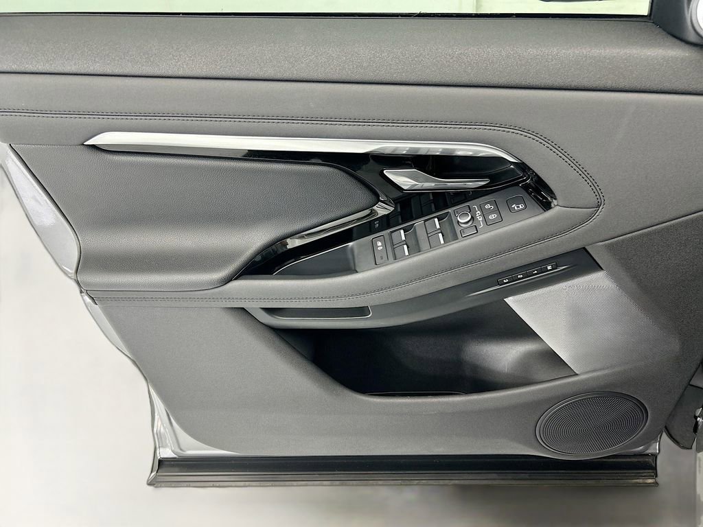 Used 2020 Land Rover Range Rover Evoque SE image 23