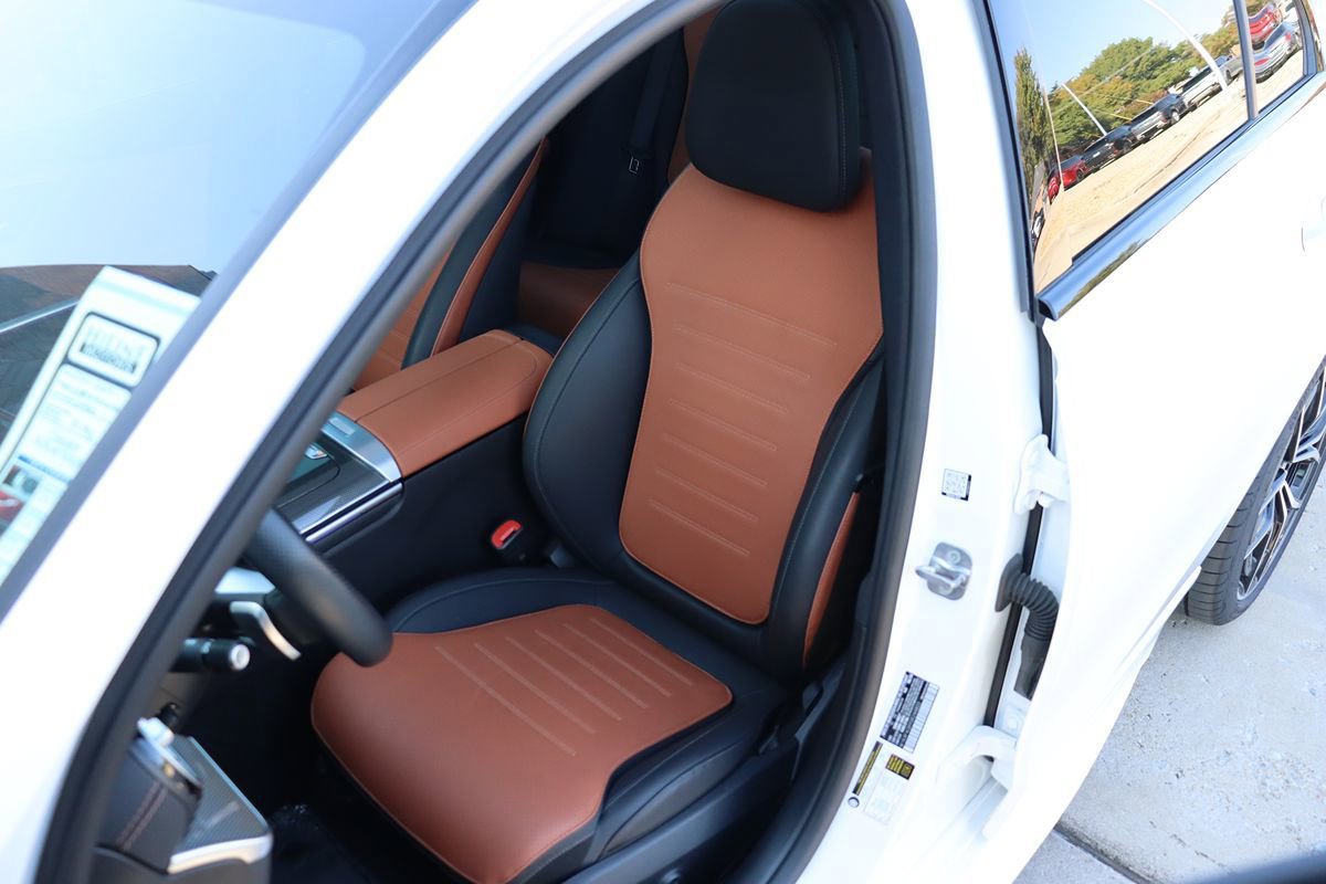 Used 2025 Mercedes-Benz C 300 Sedan image 36