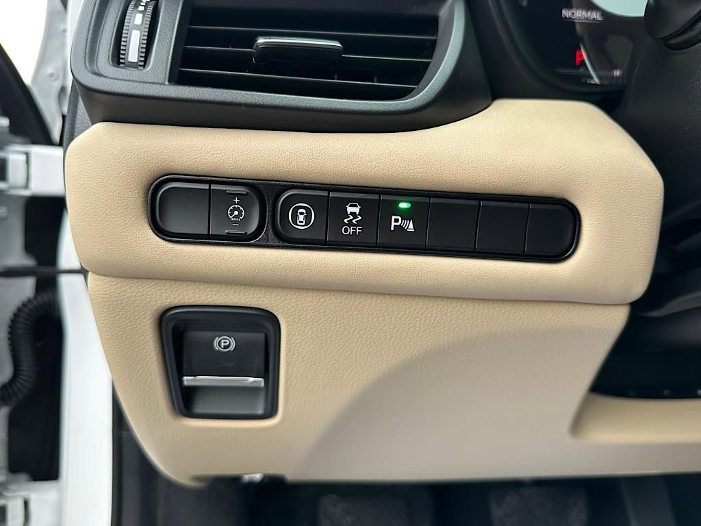 Certified 2025 Acura TLX w/ Technology Package image 28