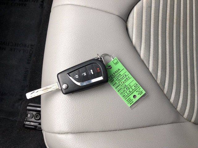 Certified 2019 Toyota Camry SE image 23