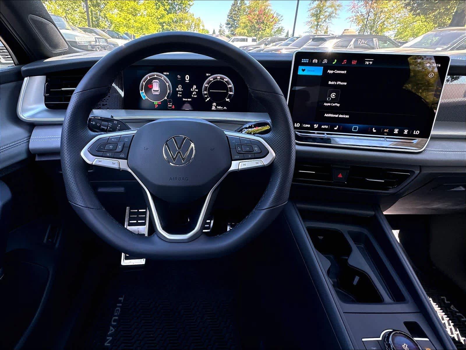 Used 2026 Volkswagen Tiguan SE R-Line AWD/4WD image 8
