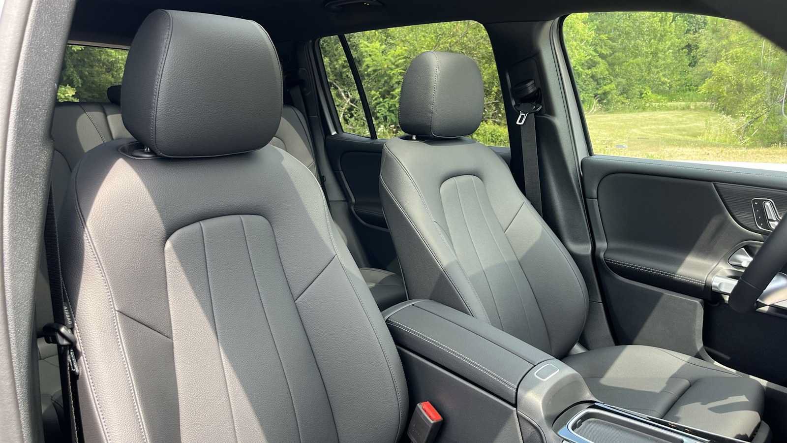 New 2026 Mercedes-Benz GLB 250 4MATIC image 39