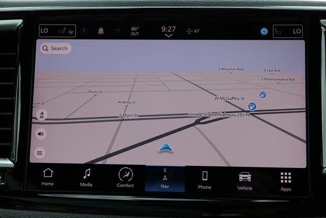 New 2023 Chrysler Pacifica Limited w/ Uconnect Theater Family Group image 23