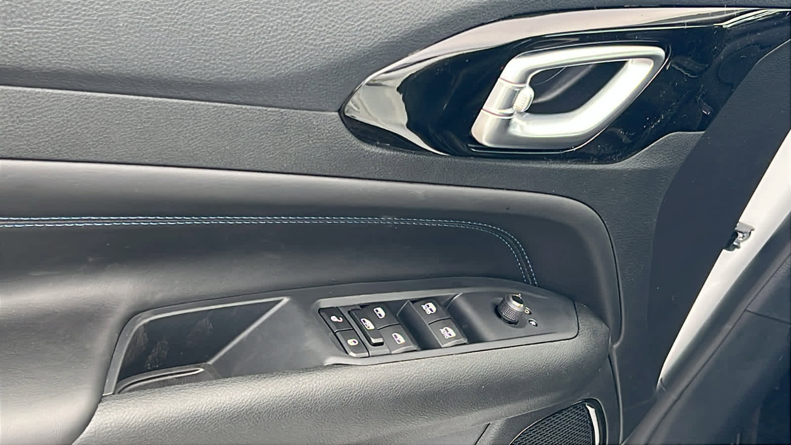 New 2026 Jeep Compass Latitude image 22