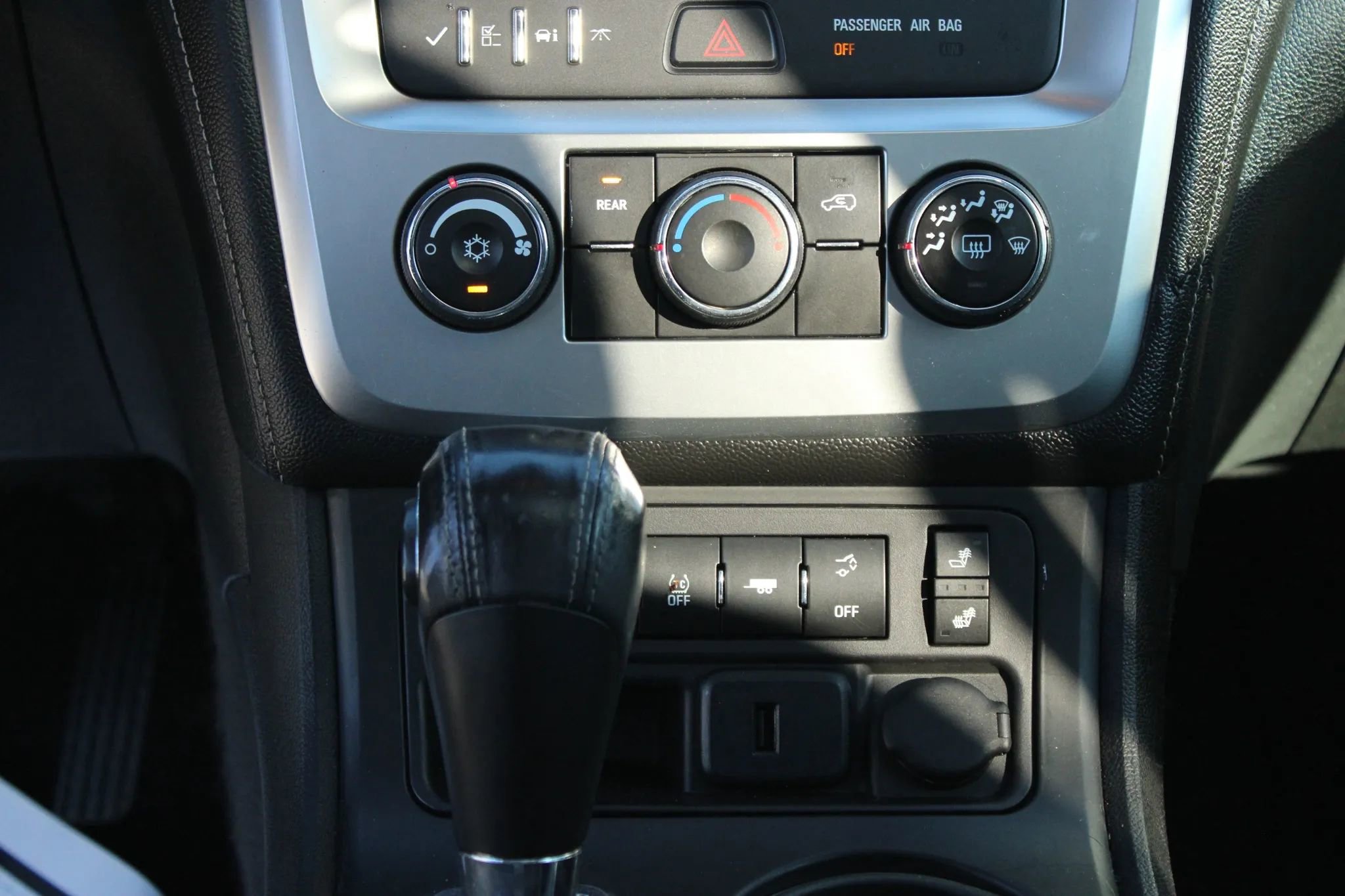 Used 2015 GMC Acadia SLE image 22