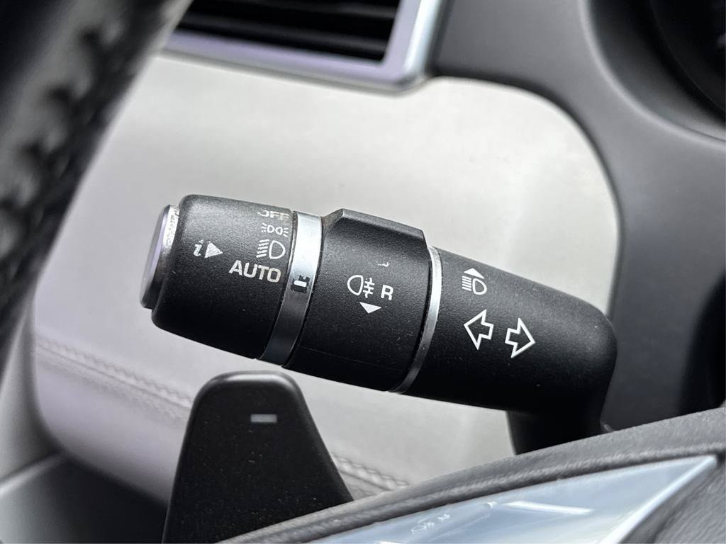 Used 2017 Land Rover Discovery Sport SE AWD/4WD image 19