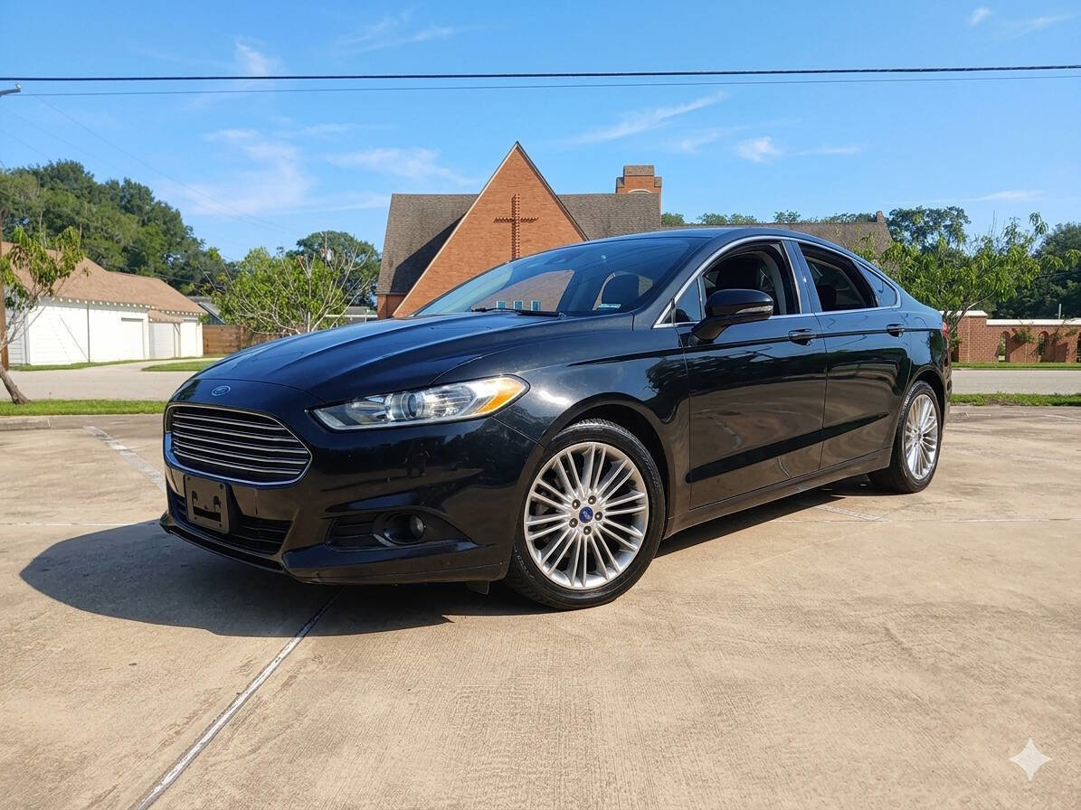 Used 2013 Ford Fusion SE FWD image 2