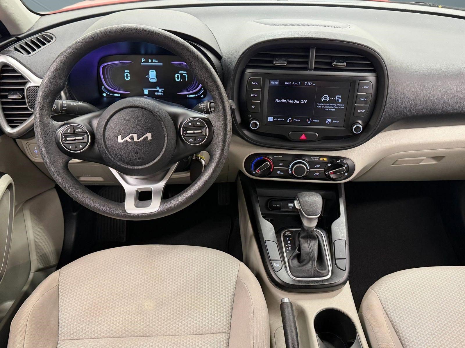 Used 2023 Kia Soul LX FWD image 19