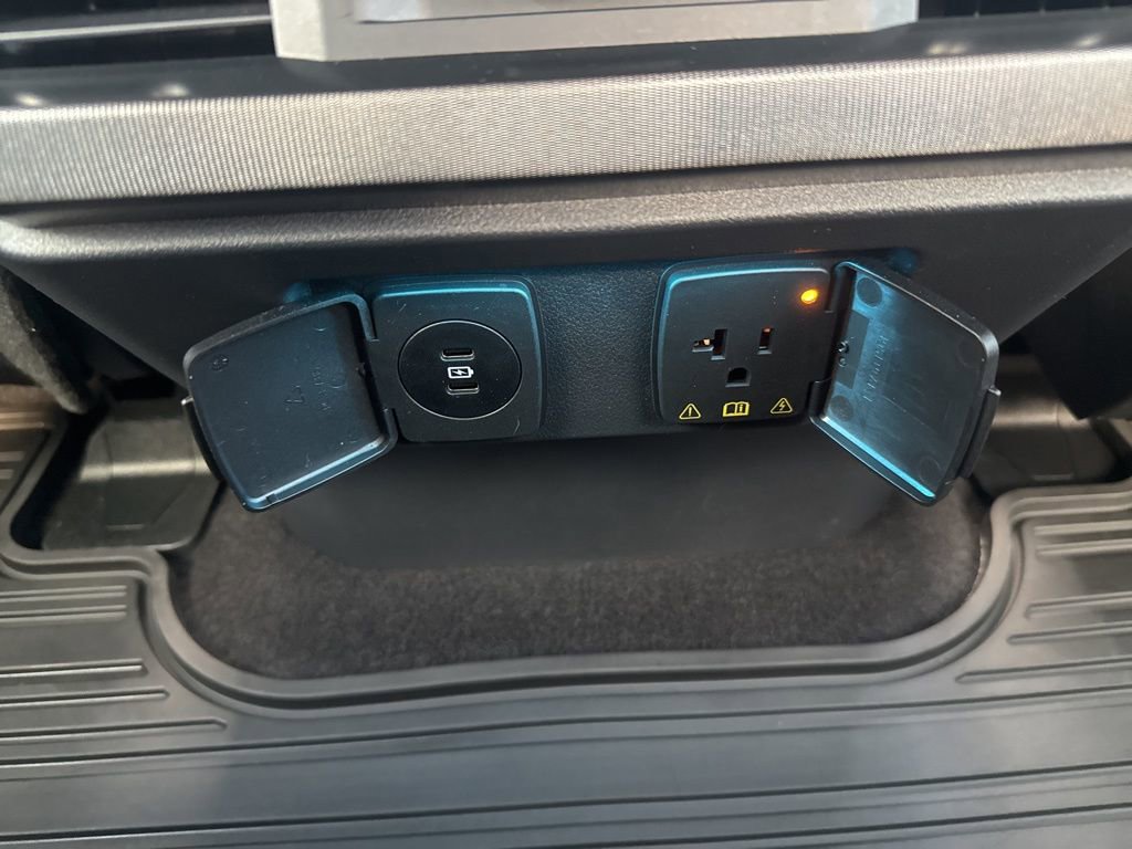 Used 2025 Ford F150 Platinum w/ Equipment Group 702A High image 32