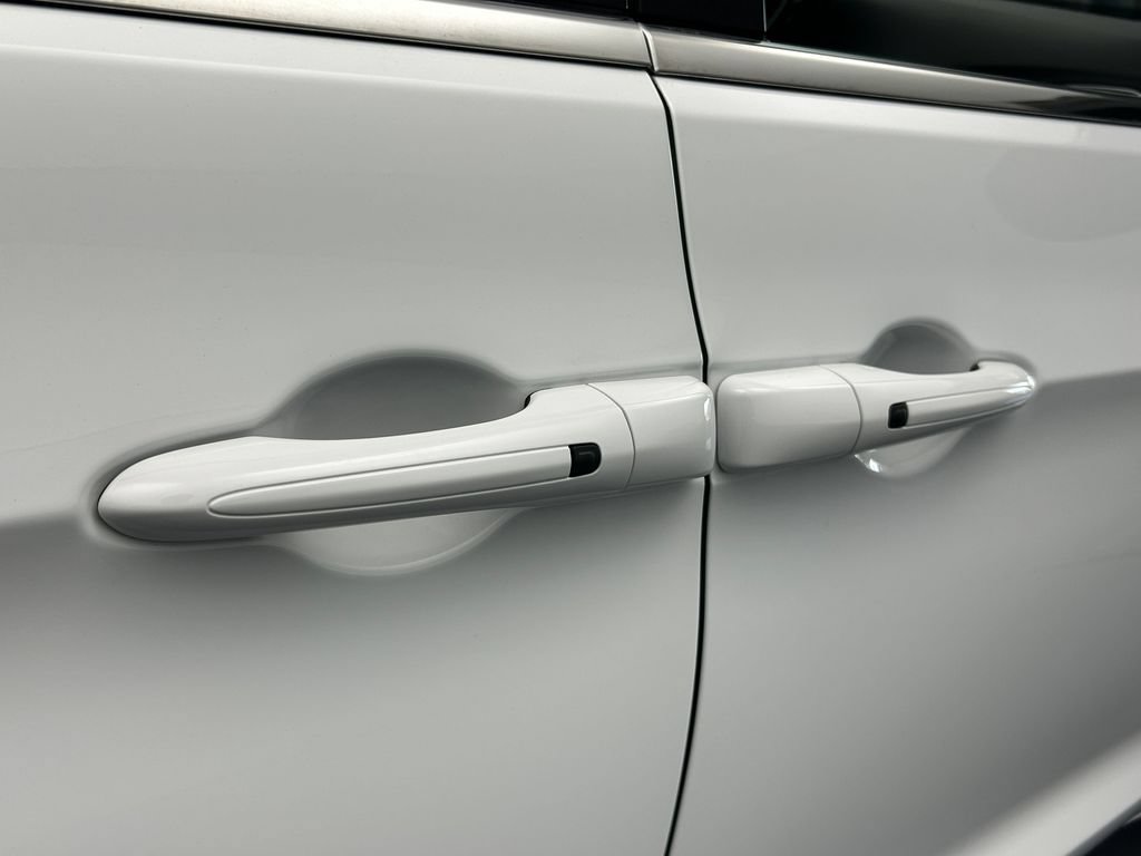 New 2026 Chrysler Voyager LX FWD image 31
